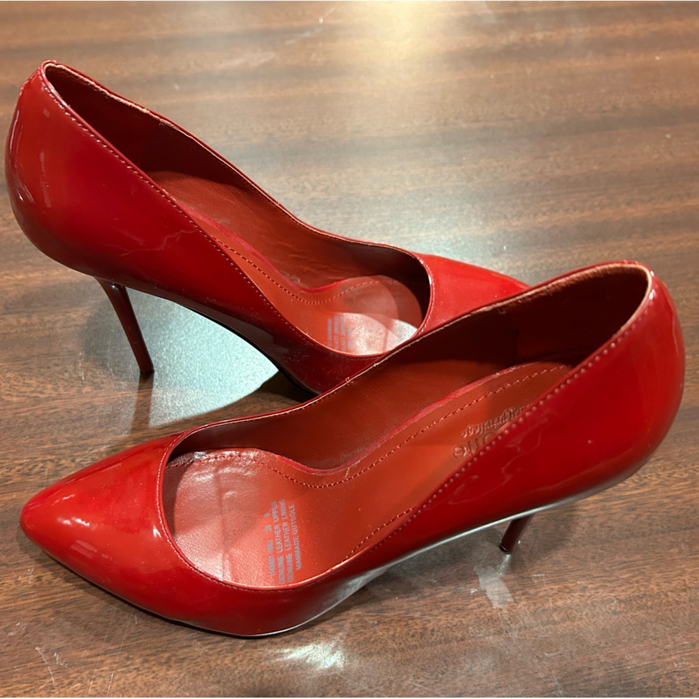(8) Mascotte Red Leather Stiletto Heels 3in